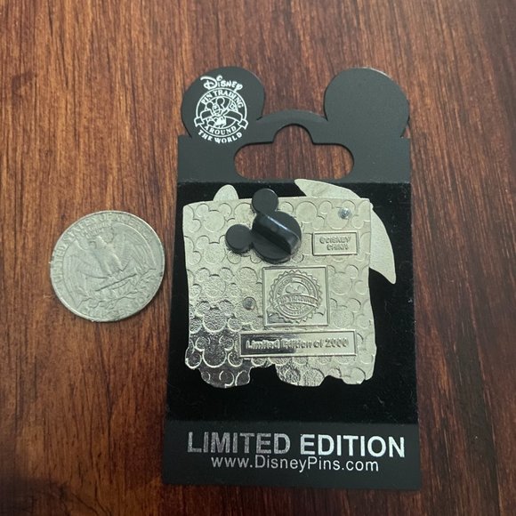 2009 Limited Edition Friday the 13th Stitch Disney Park Pin - Picture 3 of 3